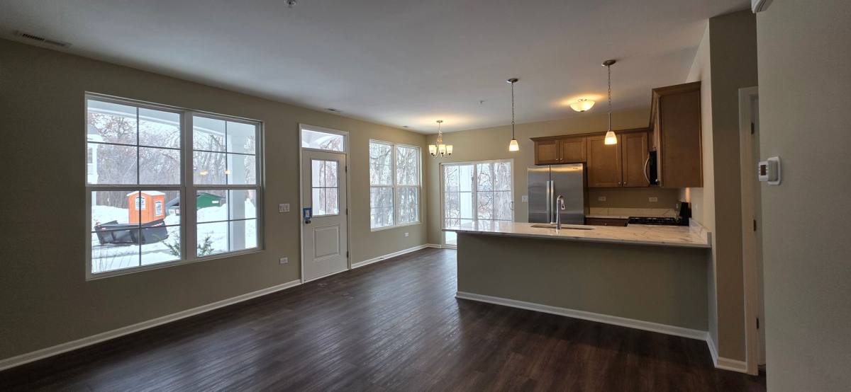 Apartment for rent at 380 Timber Pointe Dr, Joliet, IL 60431