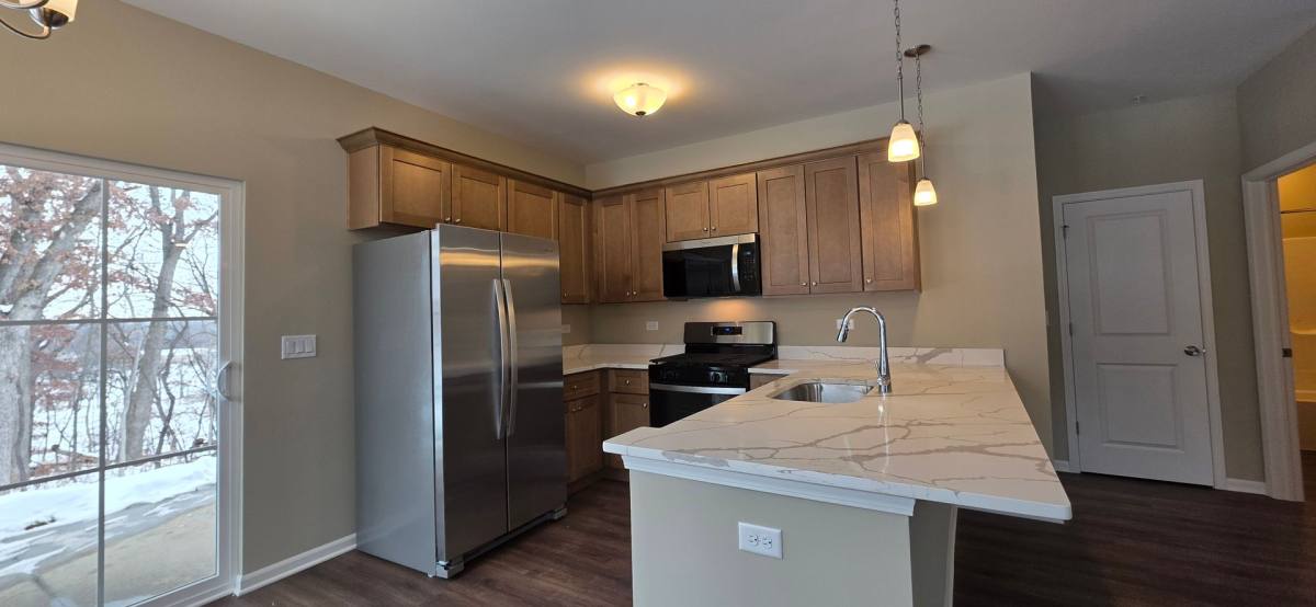 Apartment for rent at 380 Timber Pointe Dr, Joliet, IL 60431