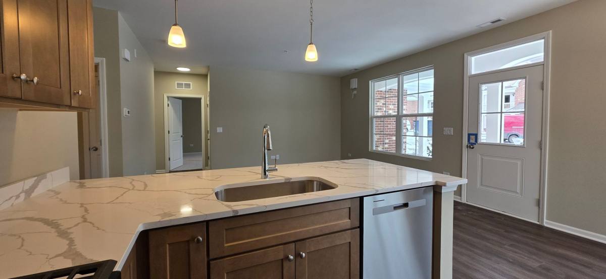Apartment for rent at 380 Timber Pointe Dr, Joliet, IL 60431