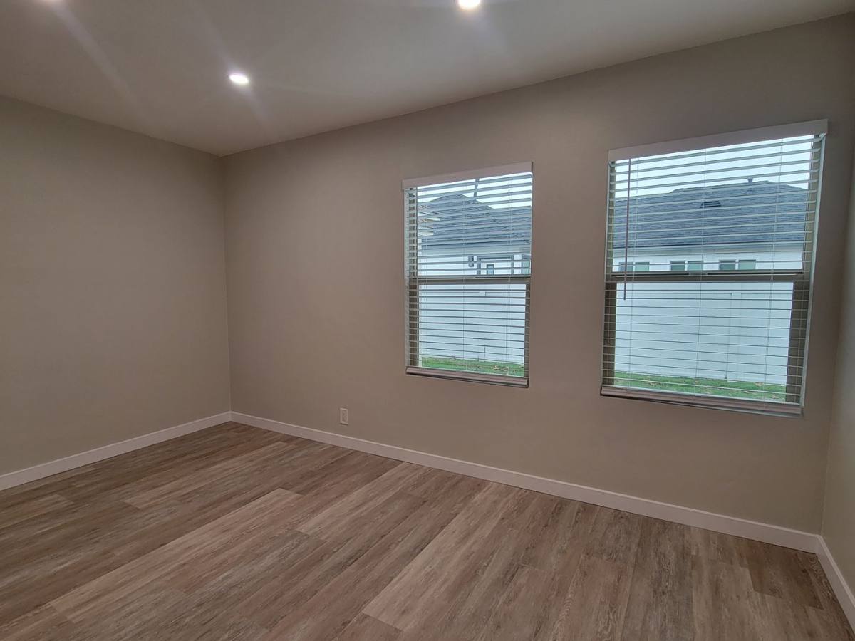 Apartment for rent at 2221-2223 Grand Ave, Long Beach, CA 90815