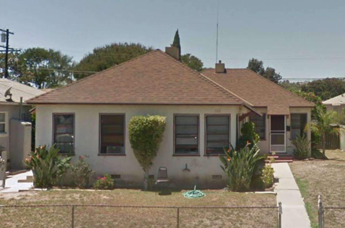 Apartment for rent at 2221-2223 Grand Ave, Long Beach, CA 90815