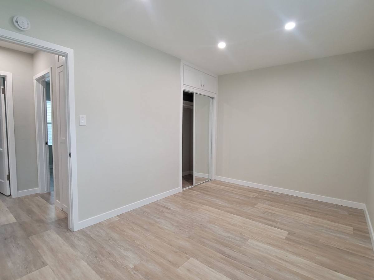 Apartment for rent at 2221-2223 Grand Ave, Long Beach, CA 90815