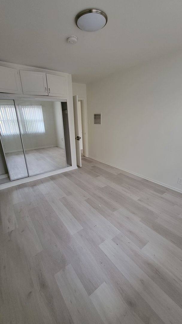 Apartment for rent at 5563-5565-5567 W Pico Blvd, Los Angeles, CA 90019