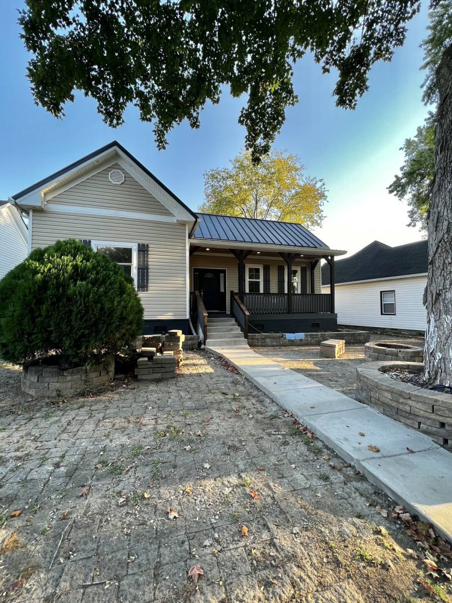 House for rent at 947 Clark St, Clarksville, TN 37040