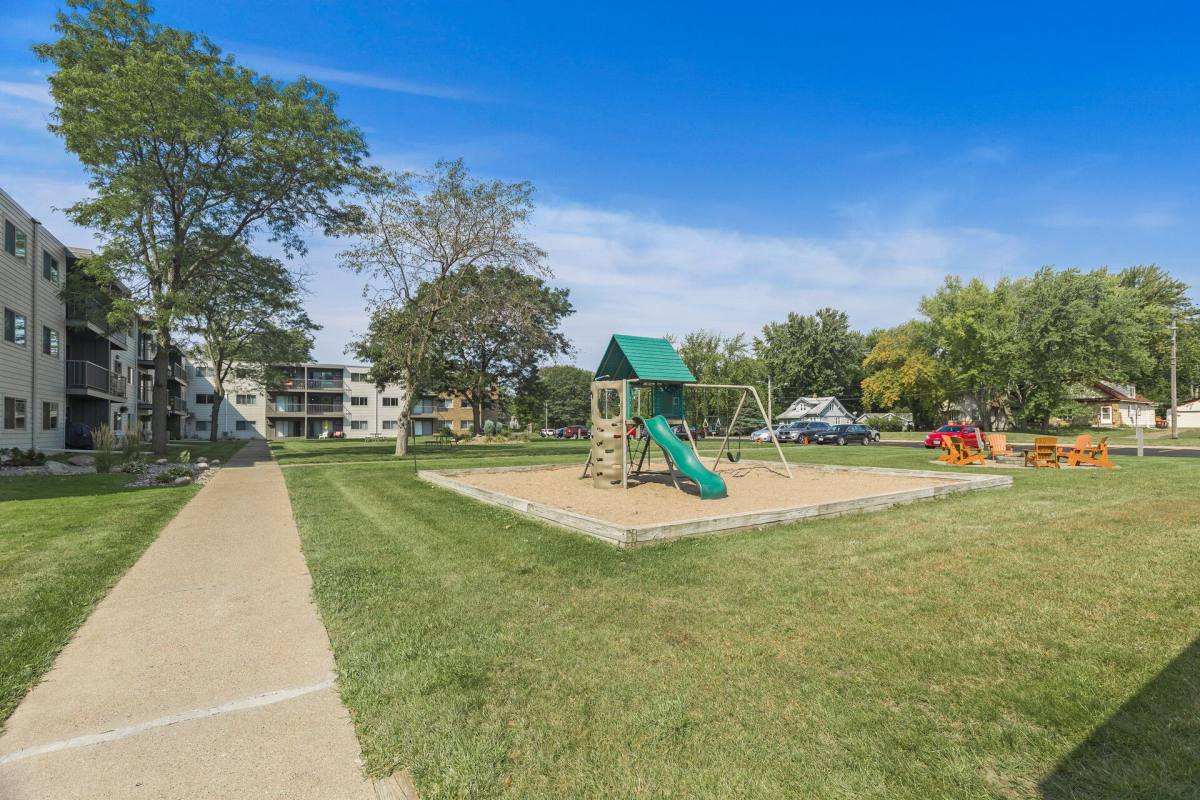 Apartment for rent at 6048 Upper 51st St N, Saint Paul, MN 55128