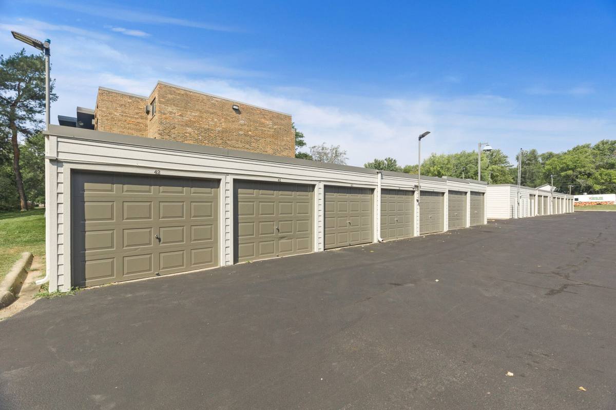 Apartment for rent at 6048 Upper 51st St N, Saint Paul, MN 55128