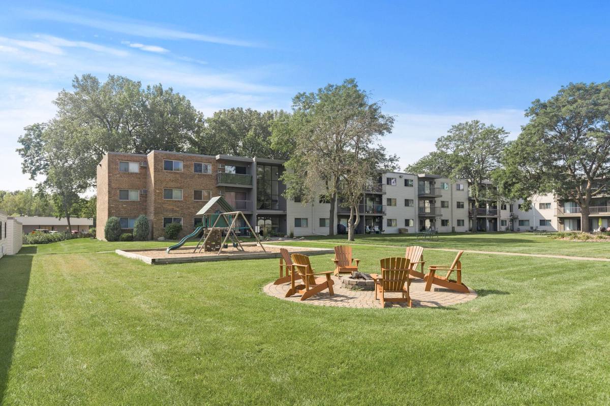 Apartment for rent at 6048 Upper 51st St N, Saint Paul, MN 55128