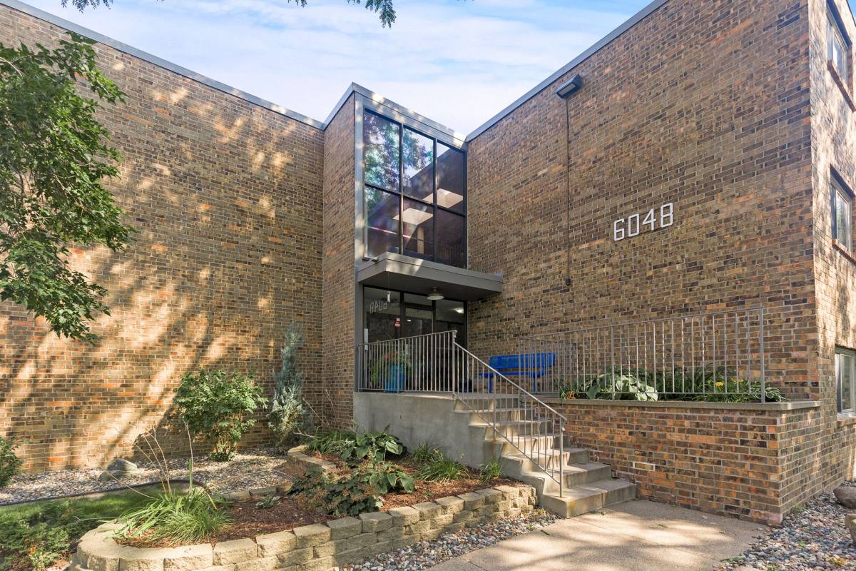 Apartment for rent at 6048 Upper 51st St N, Saint Paul, MN 55128