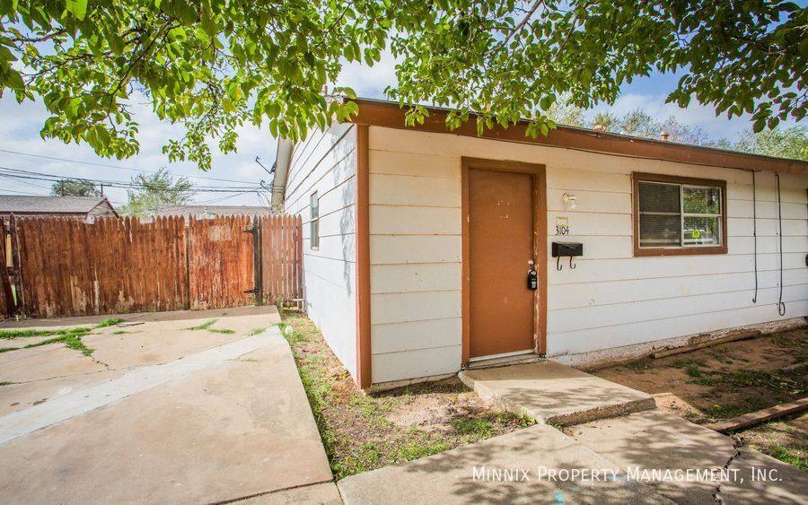 Townhouse for rent at 3104 Ave N, Lubbock, TX 79411