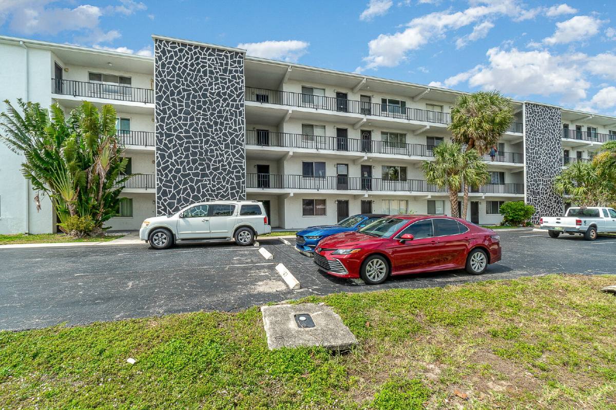 Apartment for rent at 4906 Victoria Dr #103, Cape Coral, FL 33904