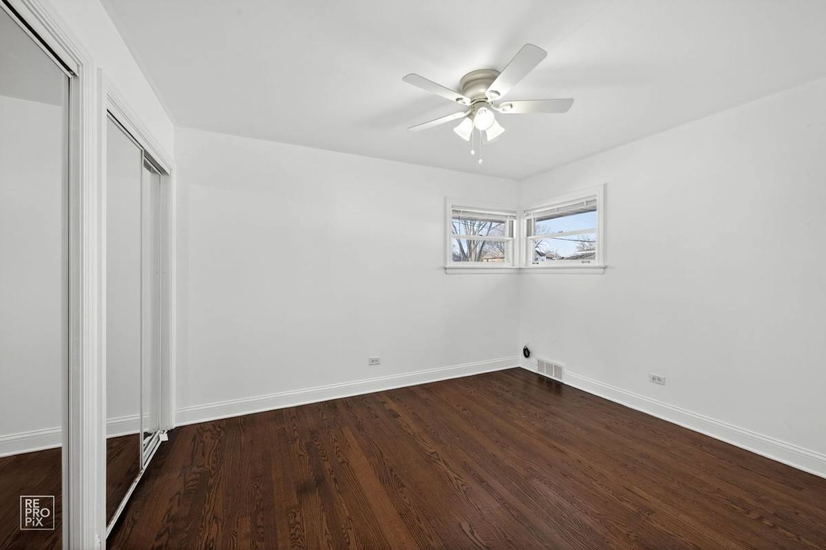 House for rent at 304 W Golf Rd, Mount Prospect, IL 60056
