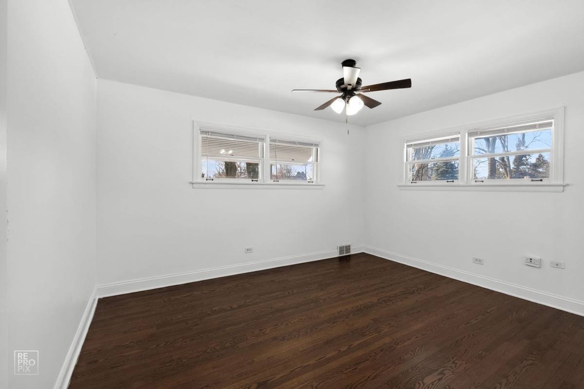 House for rent at 304 W Golf Rd, Mount Prospect, IL 60056