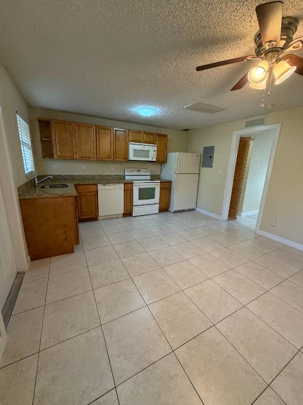 Apartment for rent at 700 SW 15th Ave #4, Fort Lauderdale, FL 33312