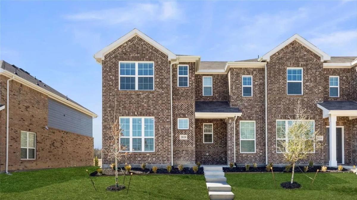 Townhouse for rent at 2820 Percheron Dr, Mesquite, TX 75150