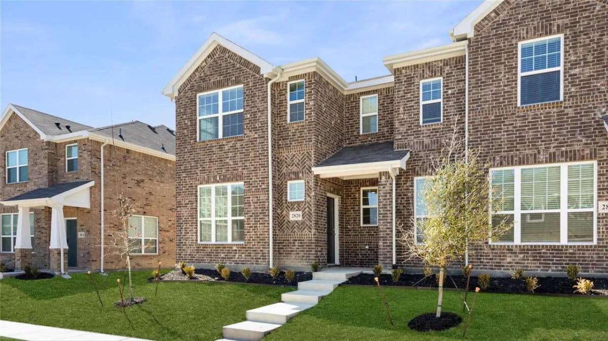 Townhouse for rent at 2820 Percheron Dr, Mesquite, TX 75150