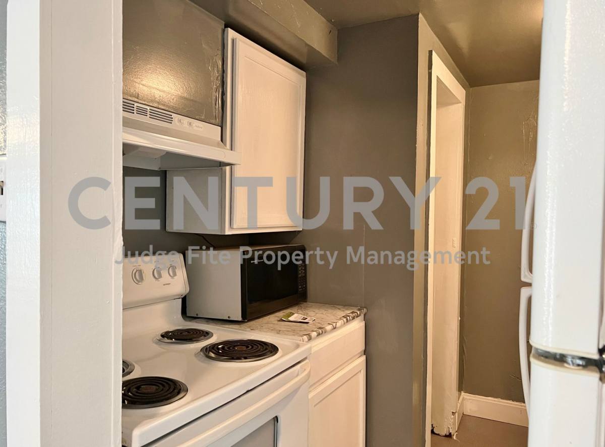House for rent at 305 S Preston St, Ennis, TX 75119