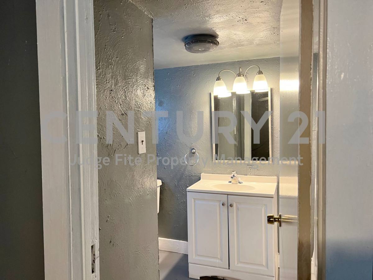 House for rent at 305 S Preston St, Ennis, TX 75119
