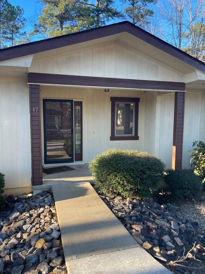 Townhouse for rent at 17 Lindsay Lane, Hot Springs Village, AR 71909