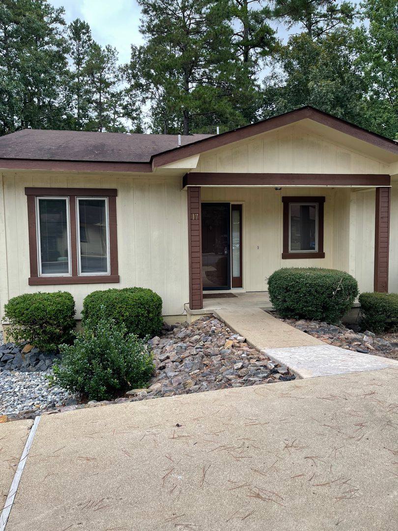 Townhouse for rent at 17 Lindsay Lane, Hot Springs Village, AR 71909