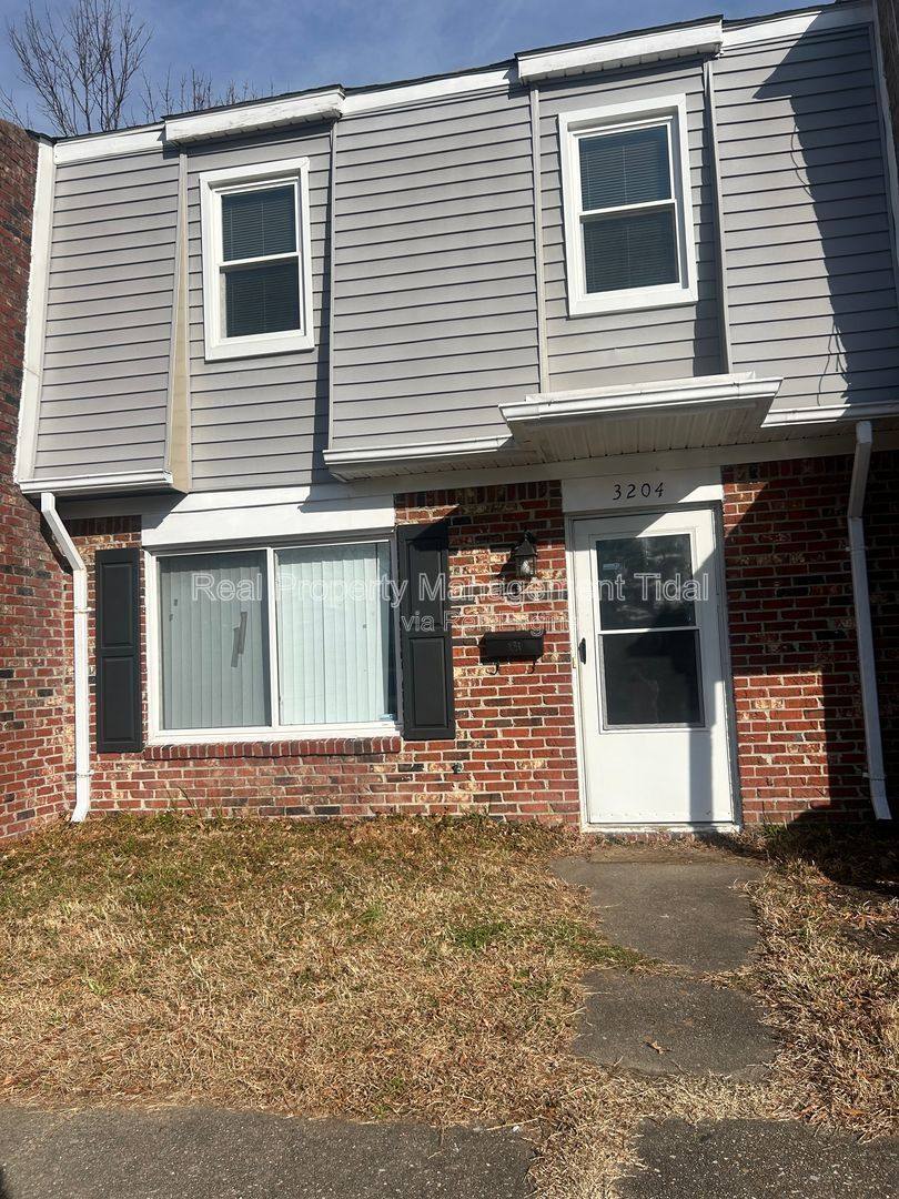 Townhouse for rent at 3204 Wimbledon Way, Virginia Beach, VA 23453