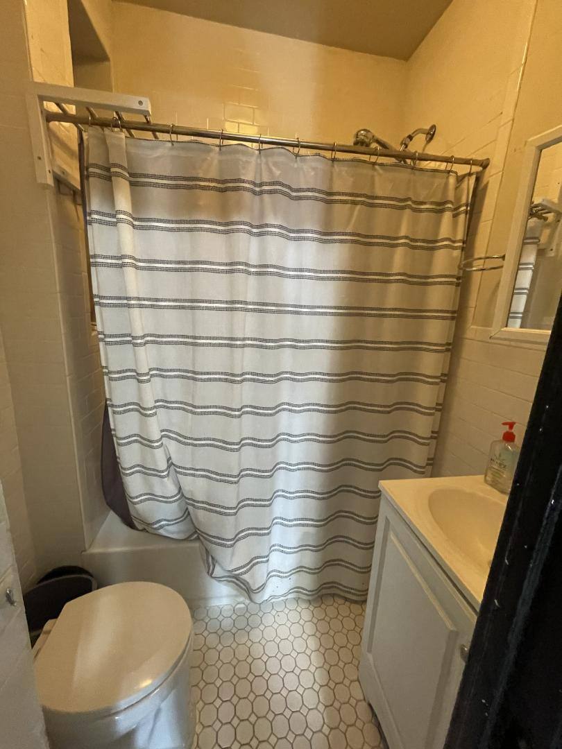 Apartment for rent at 518 E 83rd St #3B, New York, NY 10028