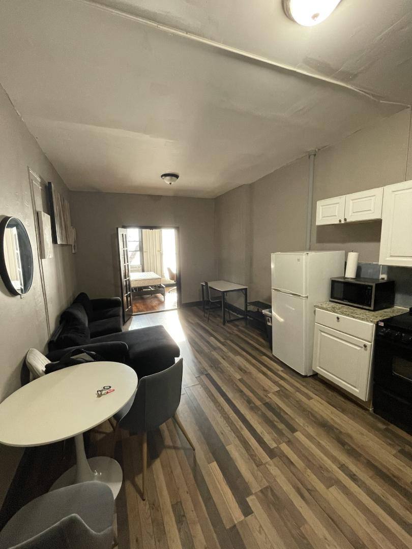 Apartment for rent at 518 E 83rd St #3B, New York, NY 10028