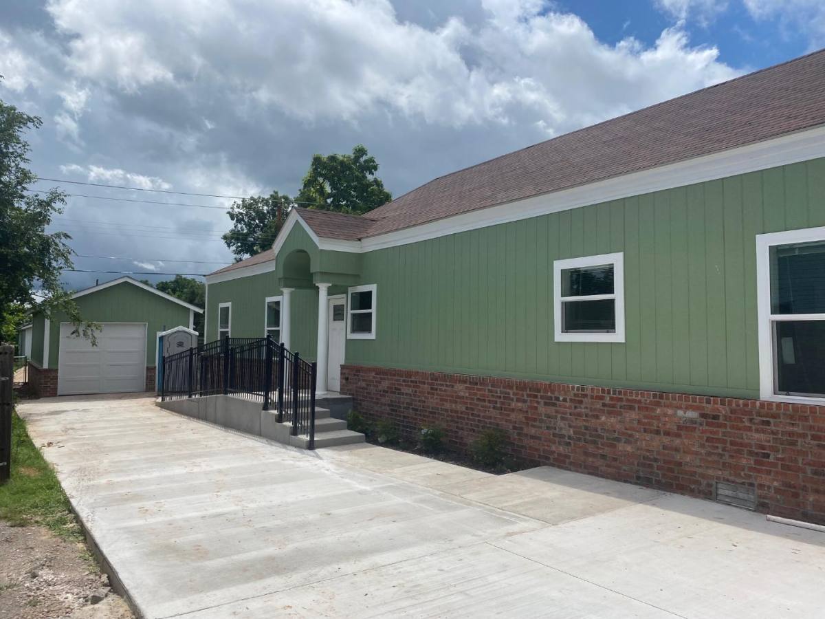 Apartment for rent at 1618 8th St #1, Woodward, OK 73801