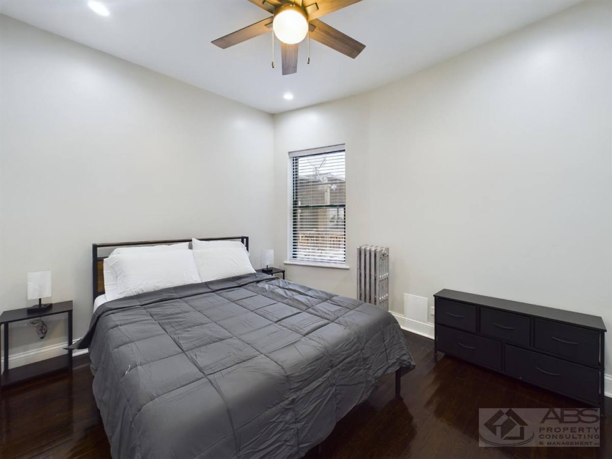Apartment for rent at 5005 S Prairie Ave #5005C, Chicago, IL 60615