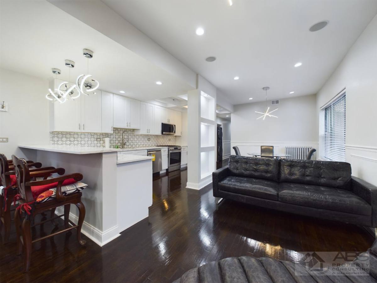 Apartment for rent at 5005 S Prairie Ave #5005C, Chicago, IL 60615
