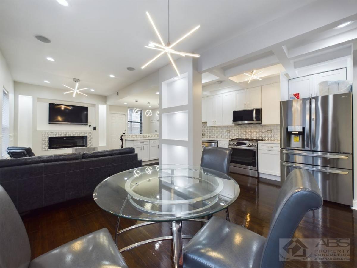 Apartment for rent at 5005 S Prairie Ave #5005C, Chicago, IL 60615