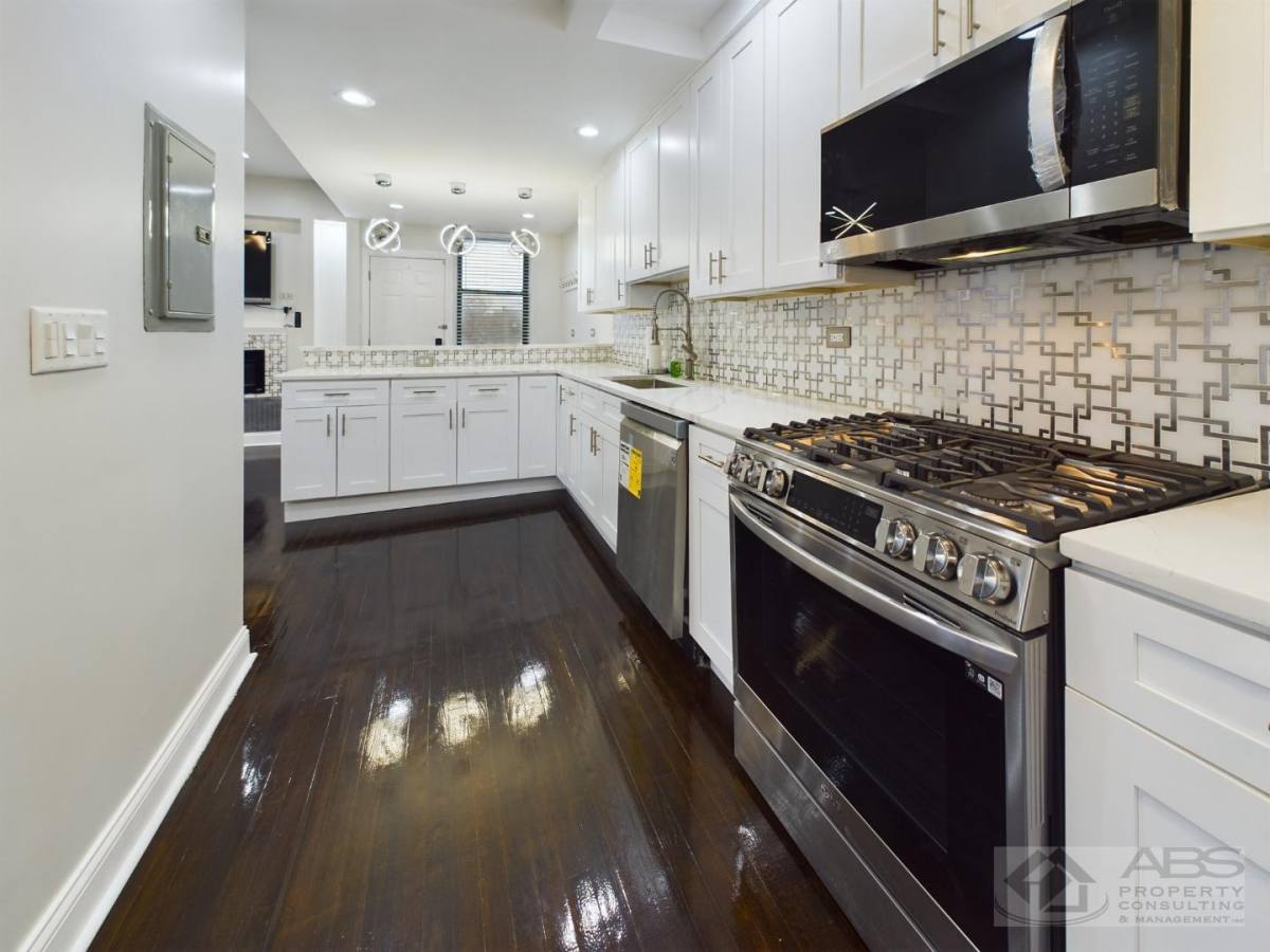 Apartment for rent at 5005 S Prairie Ave #5005C, Chicago, IL 60615