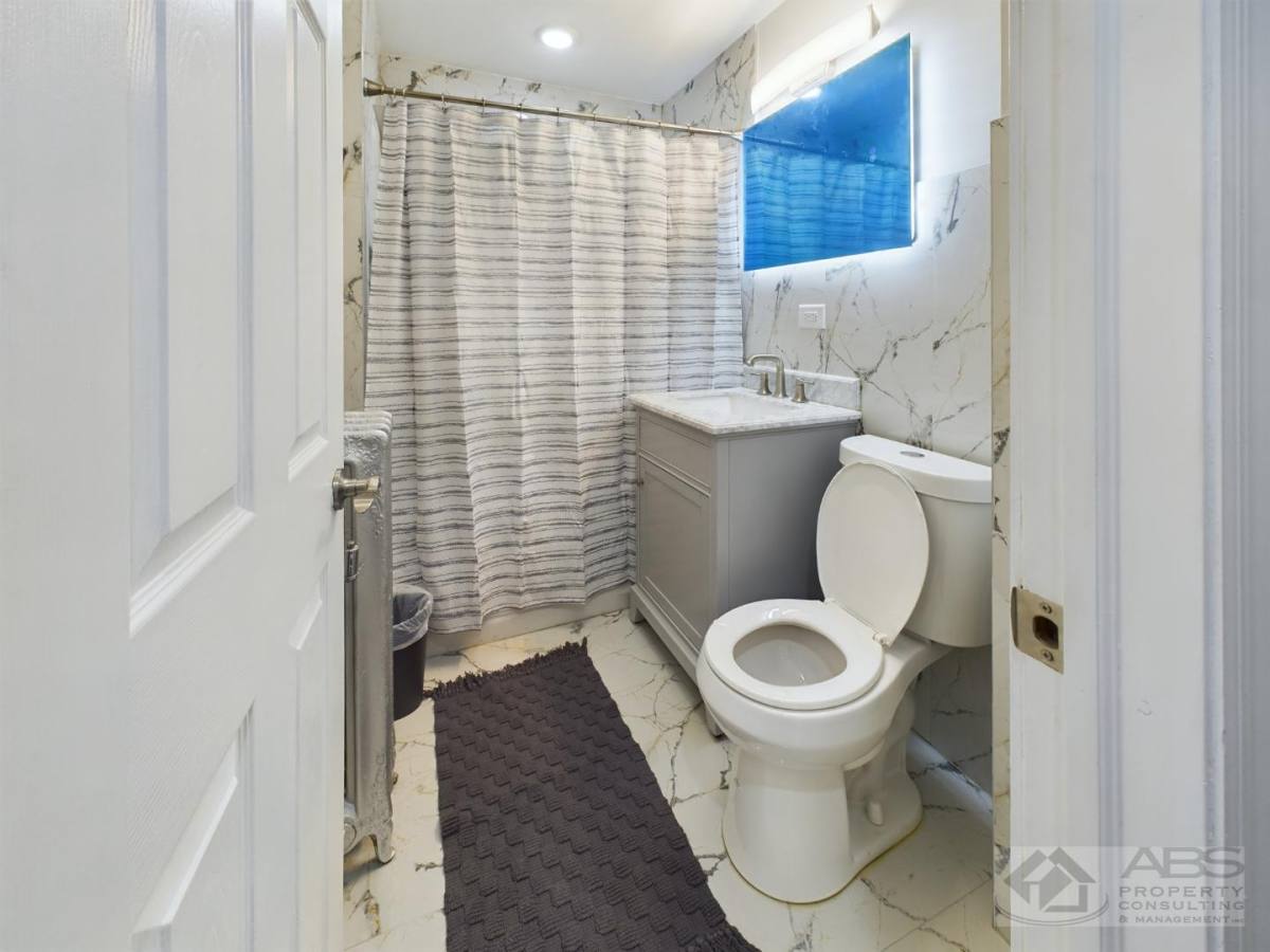 Apartment for rent at 5005 S Prairie Ave #5005C, Chicago, IL 60615