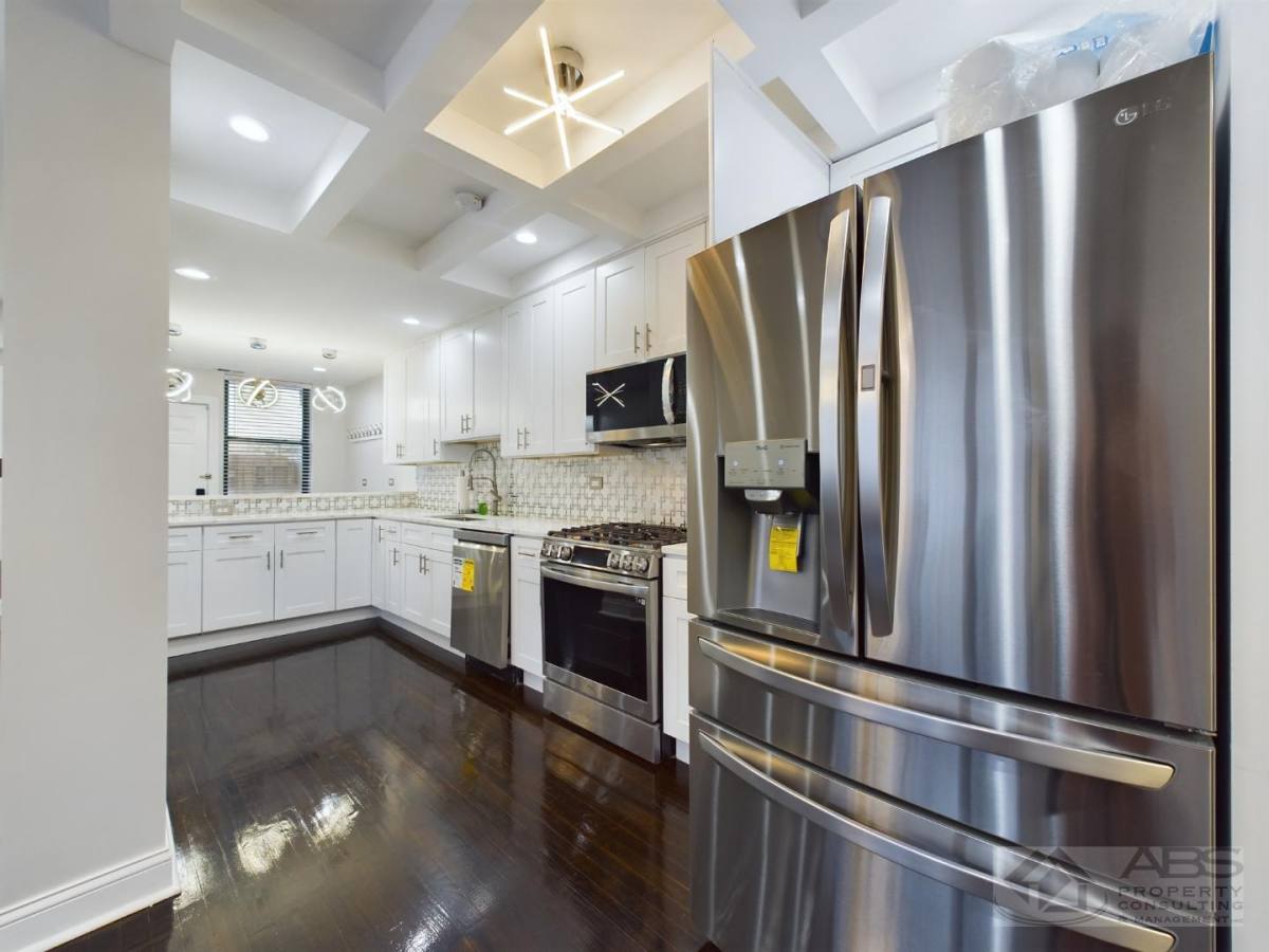 Apartment for rent at 5005 S Prairie Ave #5005C, Chicago, IL 60615