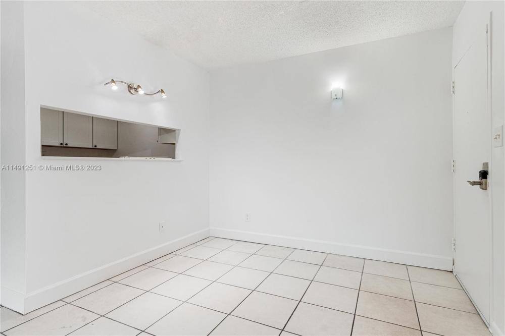 Apartment for rent at 5841 Washington St, Hollywood, FL 33023