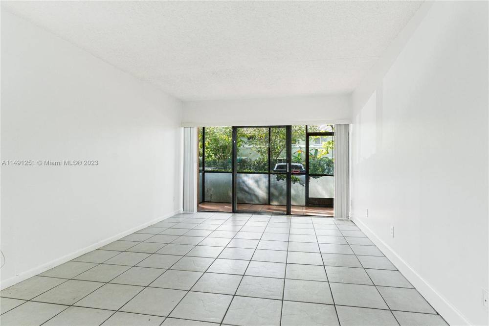 Apartment for rent at 5841 Washington St, Hollywood, FL 33023