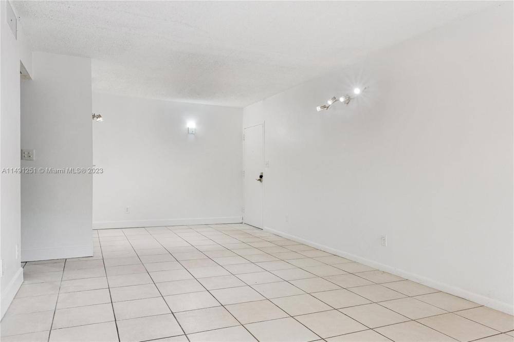 Apartment for rent at 5841 Washington St, Hollywood, FL 33023