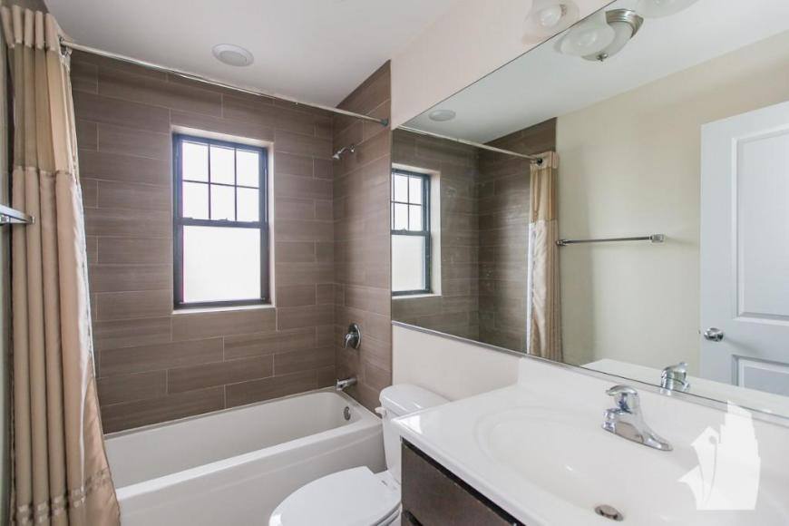 Apartment for rent at 1819 W Leland Ave #G, Chicago, IL 60640