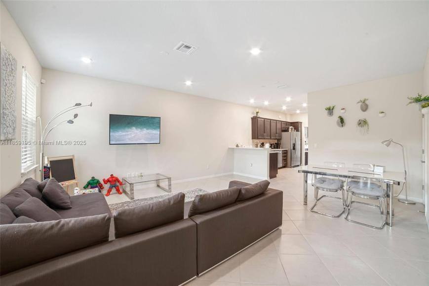 Townhouse for rent at 4154 Greenway Dr, Hollywood, FL 33021