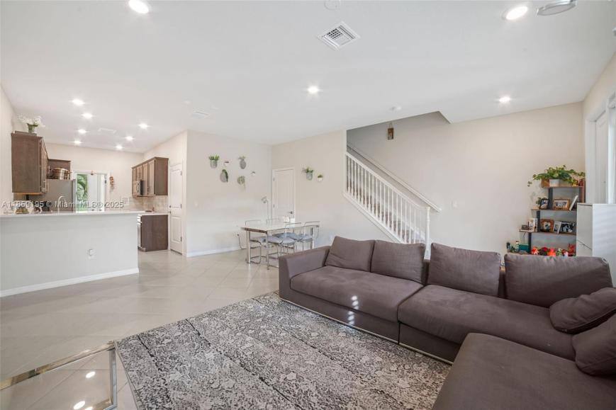 Townhouse for rent at 4154 Greenway Dr, Hollywood, FL 33021