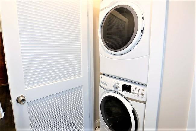 Apartment for rent at 4447 N Rockwell #1, Chicago, IL 60625