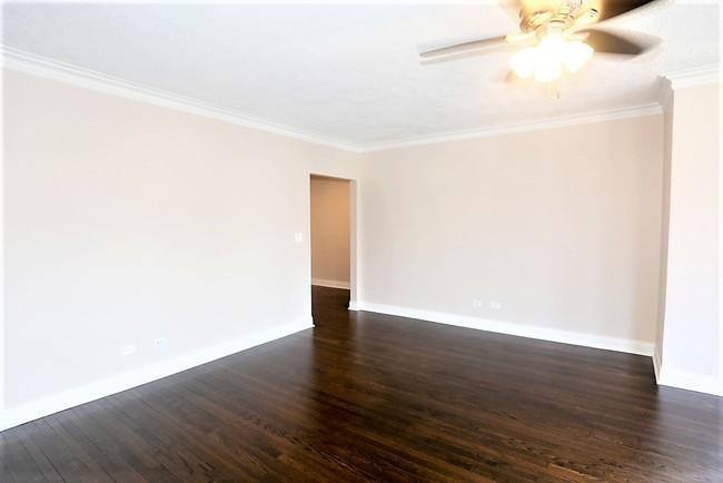 Apartment for rent at 4447 N Rockwell #1, Chicago, IL 60625
