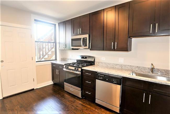 Apartment for rent at 4447 N Rockwell #1, Chicago, IL 60625