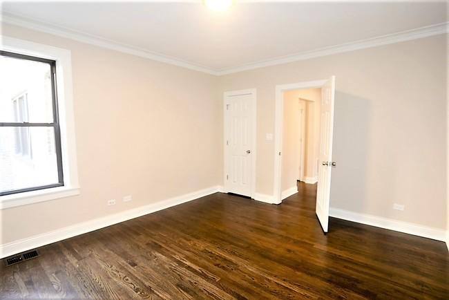 Apartment for rent at 4447 N Rockwell #1, Chicago, IL 60625