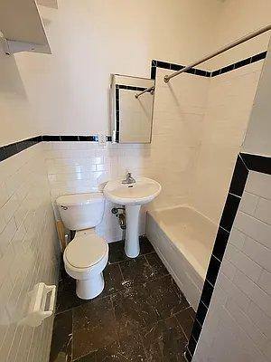 Apartment for rent at 272 W 117th St #1C, New York, NY 10026