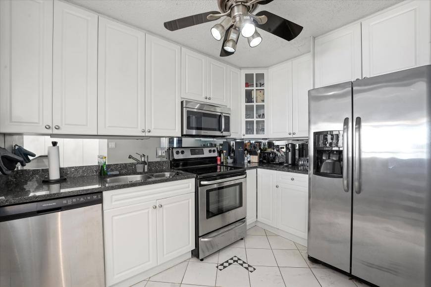 Apartment for rent at 111 W Maple St #2508, Chicago, IL 60610