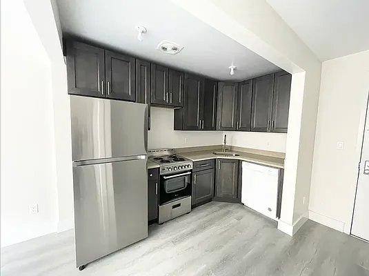 Apartment for rent at 59 Cooper St #3A, New York, NY 10034
