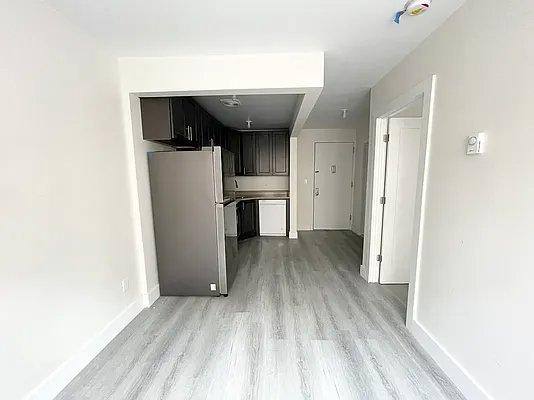 Apartment for rent at 59 Cooper St #3A, New York, NY 10034