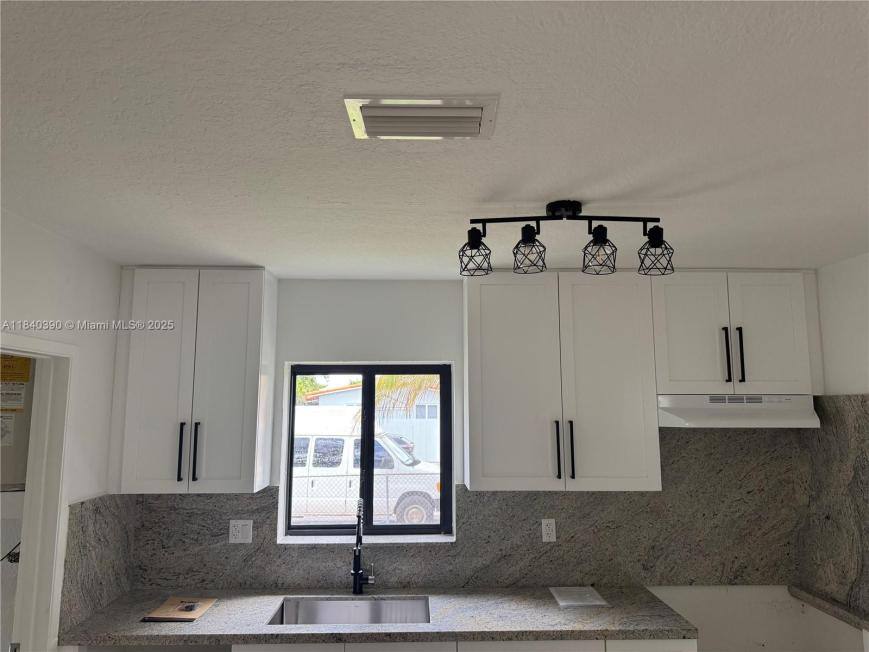 House for rent at 950 E 2nd St, Hialeah, FL 33010