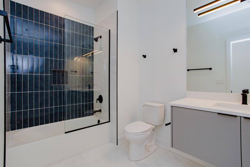 Apartment for rent at 3821 N Ashland Ave #403, Chicago, IL 60613