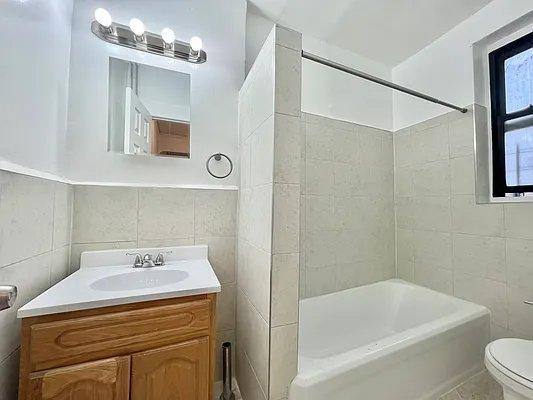 Apartment for rent at 2265 University Ave #4U, Bronx, NY 10468